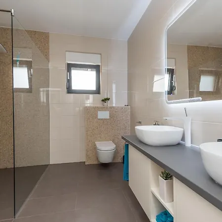 Nika Zadarvillas * Zadar