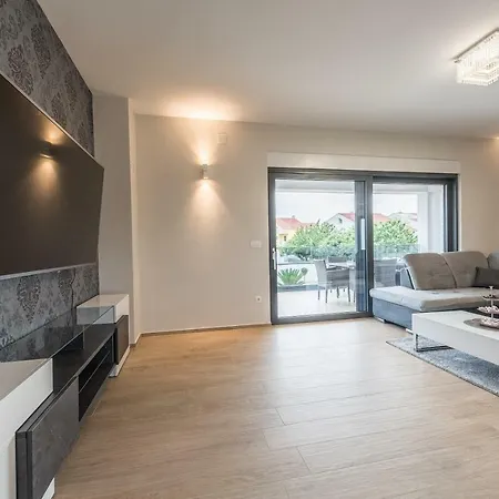 Nika Villa