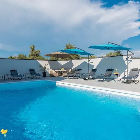 Nika Villa