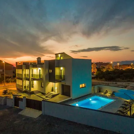 Nika Villa